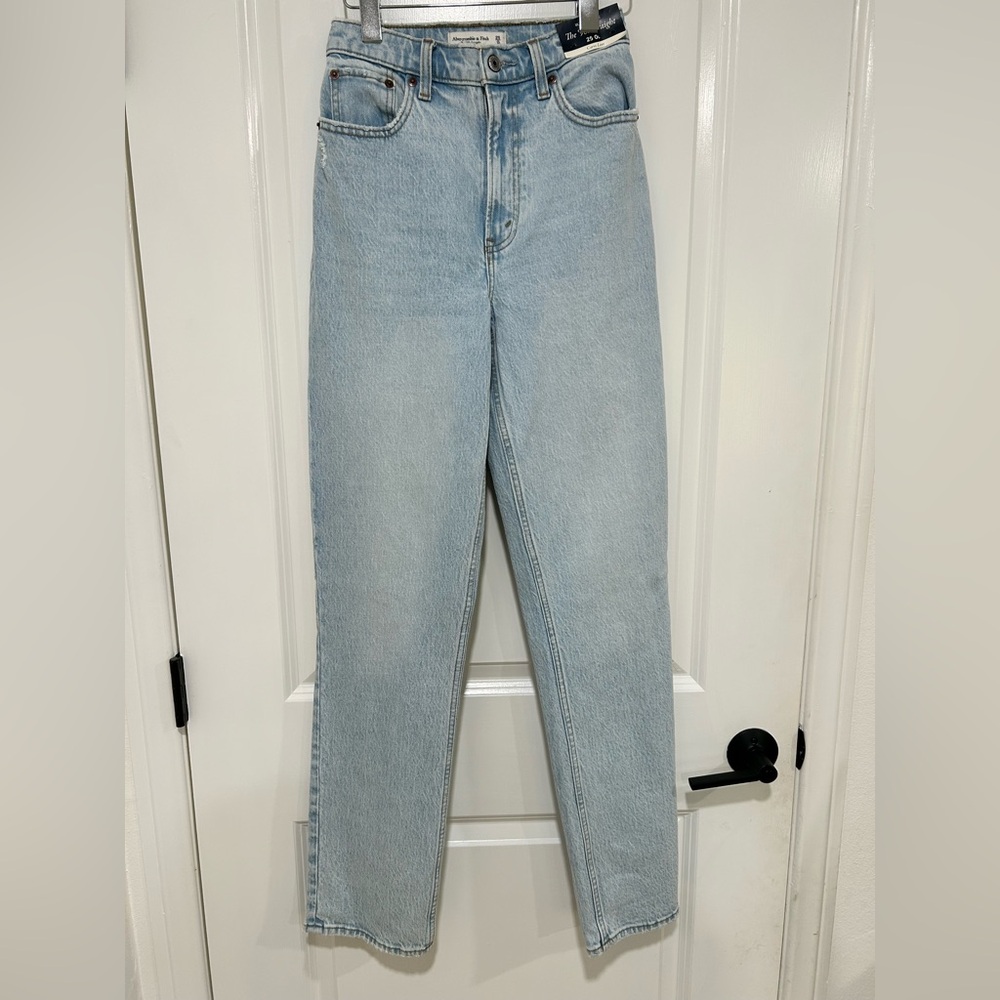 Abercrombie The 90s Straight. Tall version. Long inseam.